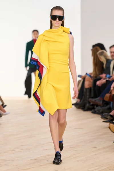 Look 19